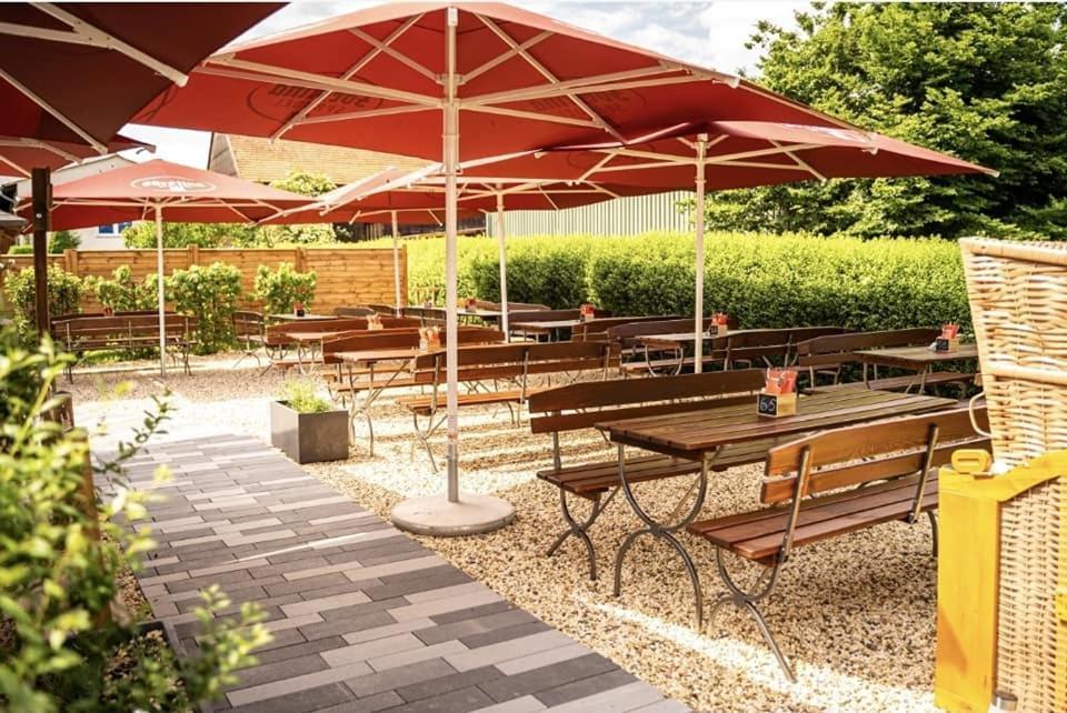 Rhoenblick Landhotel - Restaurant - Countrypub Petersberg  Exterior foto